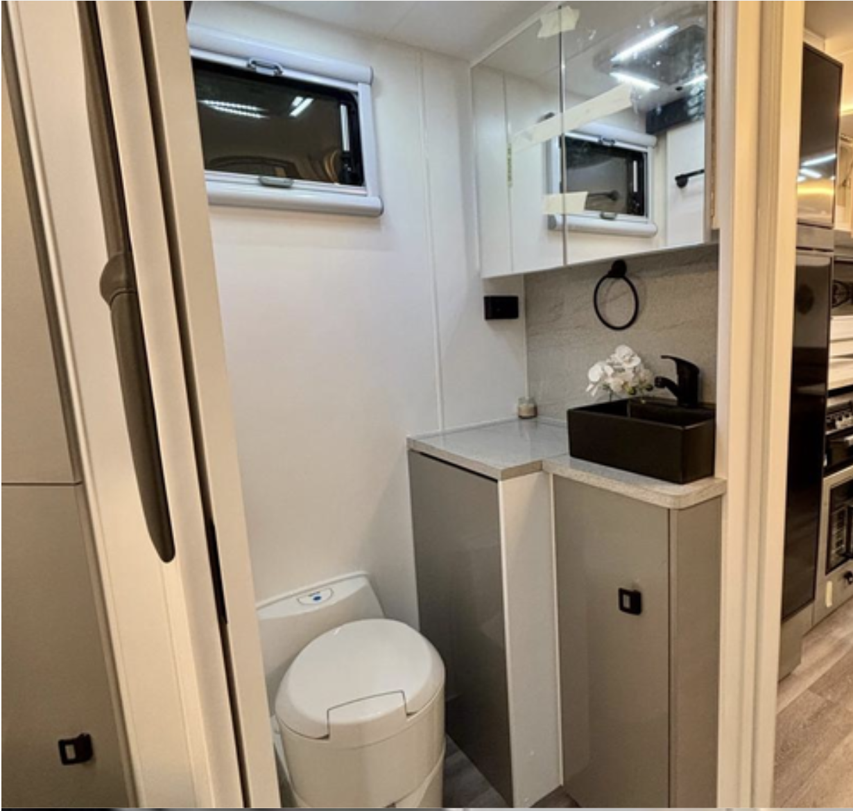 Amore 22 Interior Detail
