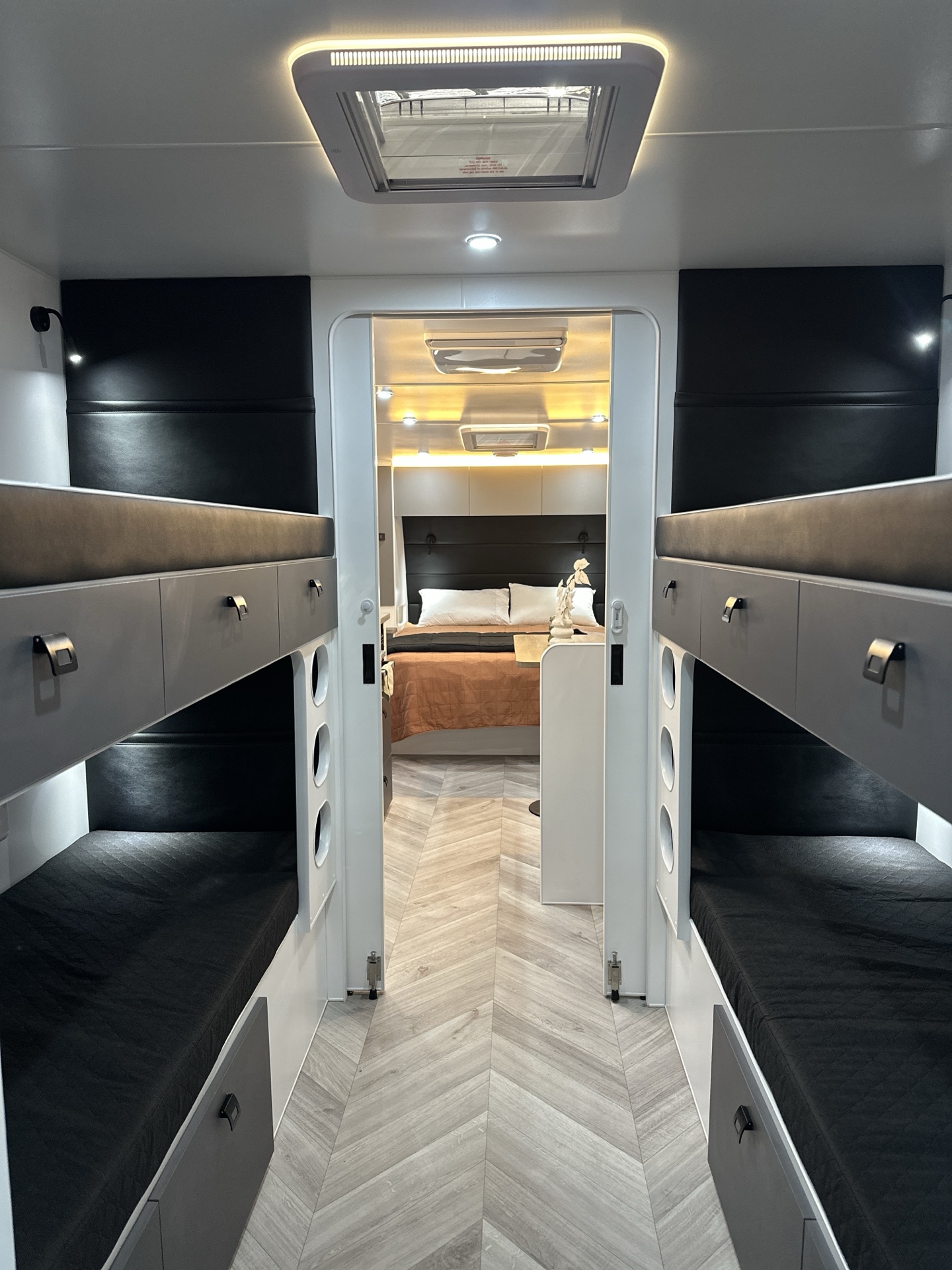 Grand Rover Infinity | Hike RV Caravans